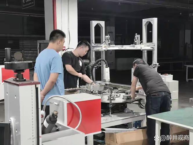 东莞市的最低工资为1900元,然而社保却达1270元人民币/月,其中企业